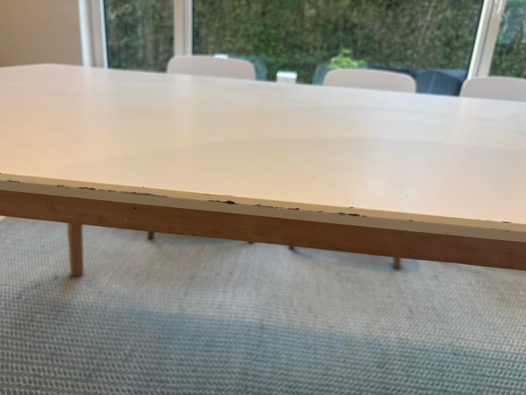 HPL Eettafel wit met houten poten, Huis en Inrichting, Tafels | Eettafels, Ophalen, Eikenhout, Gebruikt, 200 cm of meer