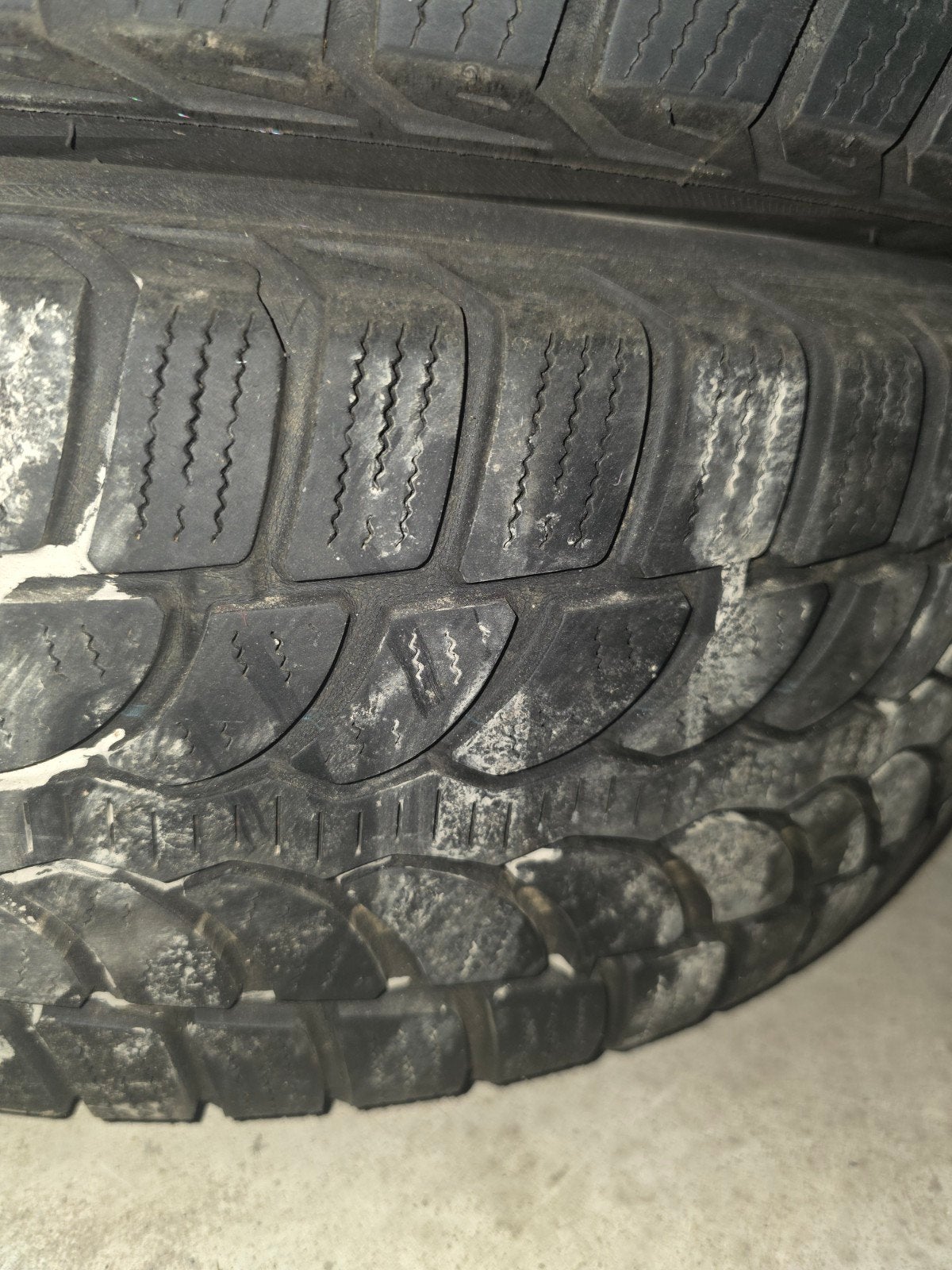 185/60 R15 Winterbanden met wieldoppen, Ophalen