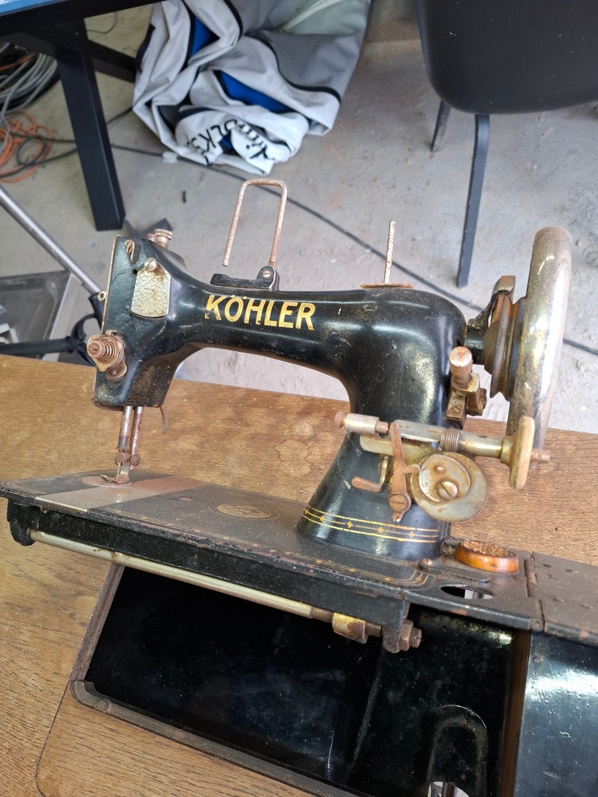 Antieke Kohler Naaimachine met Houten Tafel, Ophalen
