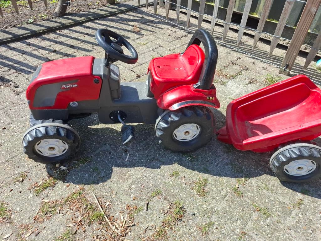 Rollytoys rode traptrekker Valtra, Ophalen, Zo goed als nieuw