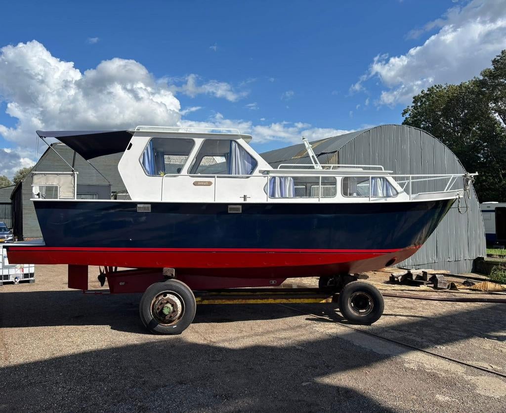 Hooveld kruiser 1980, Watersport en Boten, Motorboten en Motorjachten, Ophalen, Zo goed als nieuw, 6 tot 9 meter, 50 pk of meer