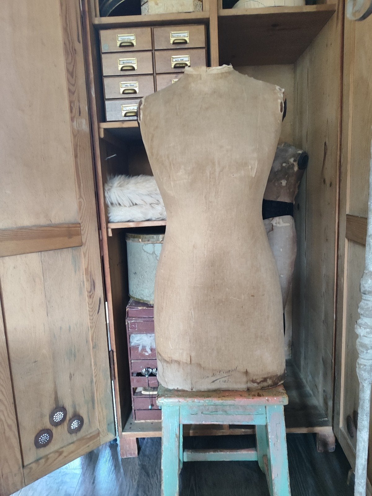 antieke paspop, buste Girard Paris, Ophalen