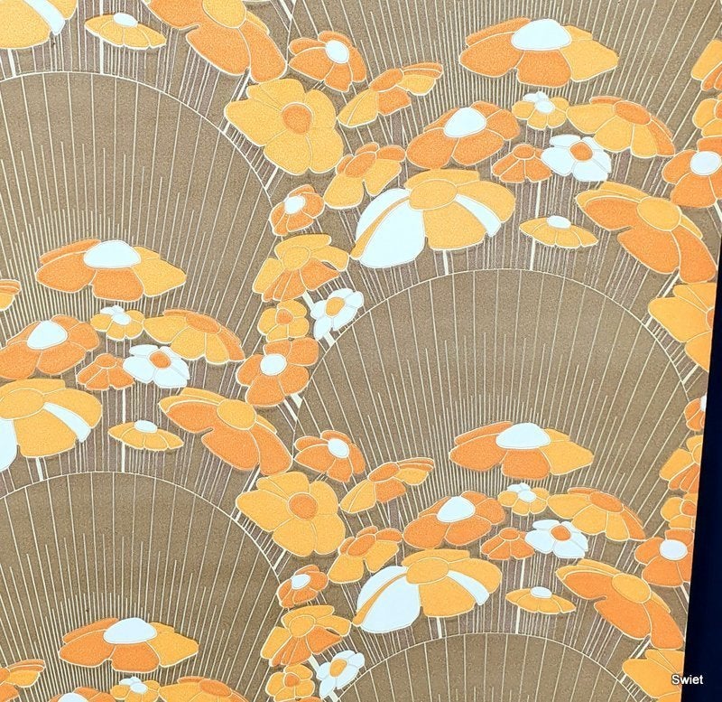 13173 Vintage retro bloemenbehang met grafisch dessin swiet, Ophalen of Verzenden, Beige