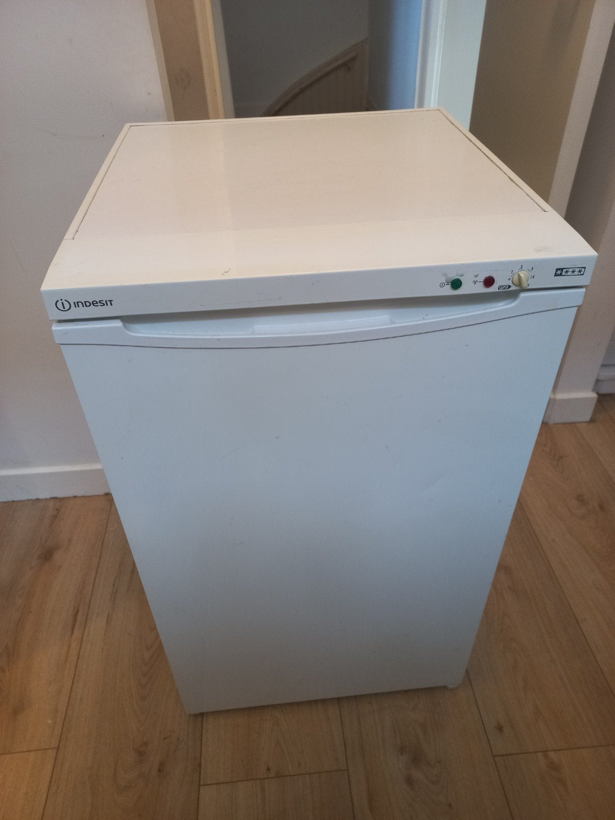 Compacte Indesit vriezer, Ophalen, Gebruikt