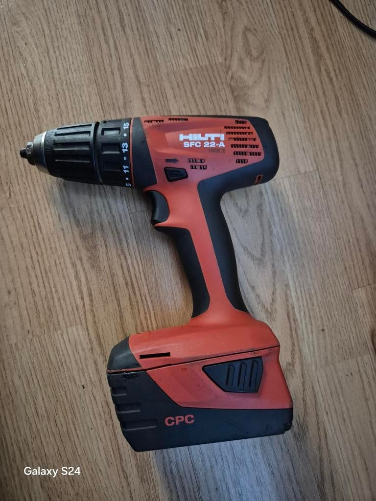 Hilti boor / schroef machine 22 A, Ophalen of Verzenden, Zo goed als nieuw, Boor- en/of Breekhamer