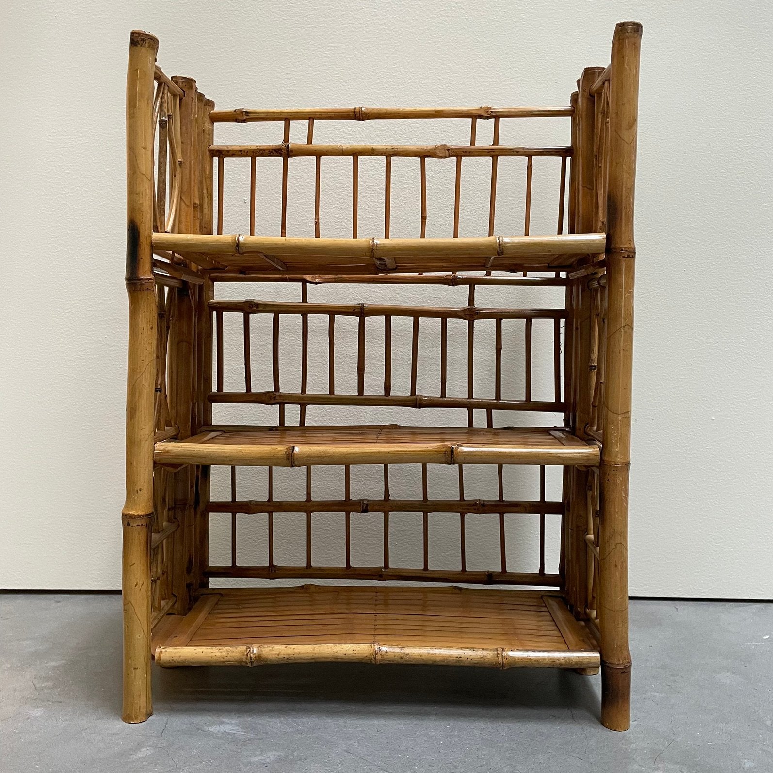 Boekenkast bamboe rotan riet vintage jaren 60 opklapbaar, Ophalen, ., 2de hands, 50 tot 100 cm