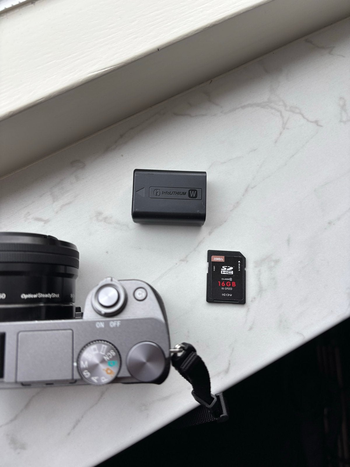 Foto 3 van Sony Alpha A6000 Systeemcamera met 16-50mm lens 2700 clicks
