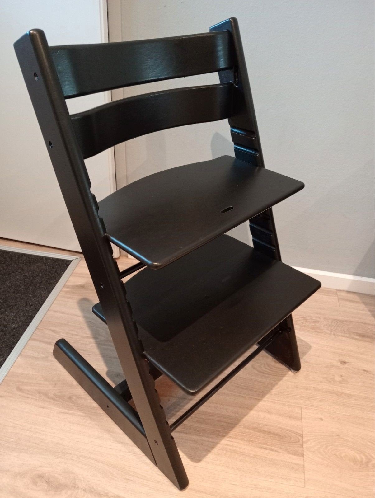 Stokke Tripp Trapp kinderstoel zwart, Kinderen en Baby's, Kinderstoelen, Ophalen, Zo goed als nieuw, Meegroeistoel