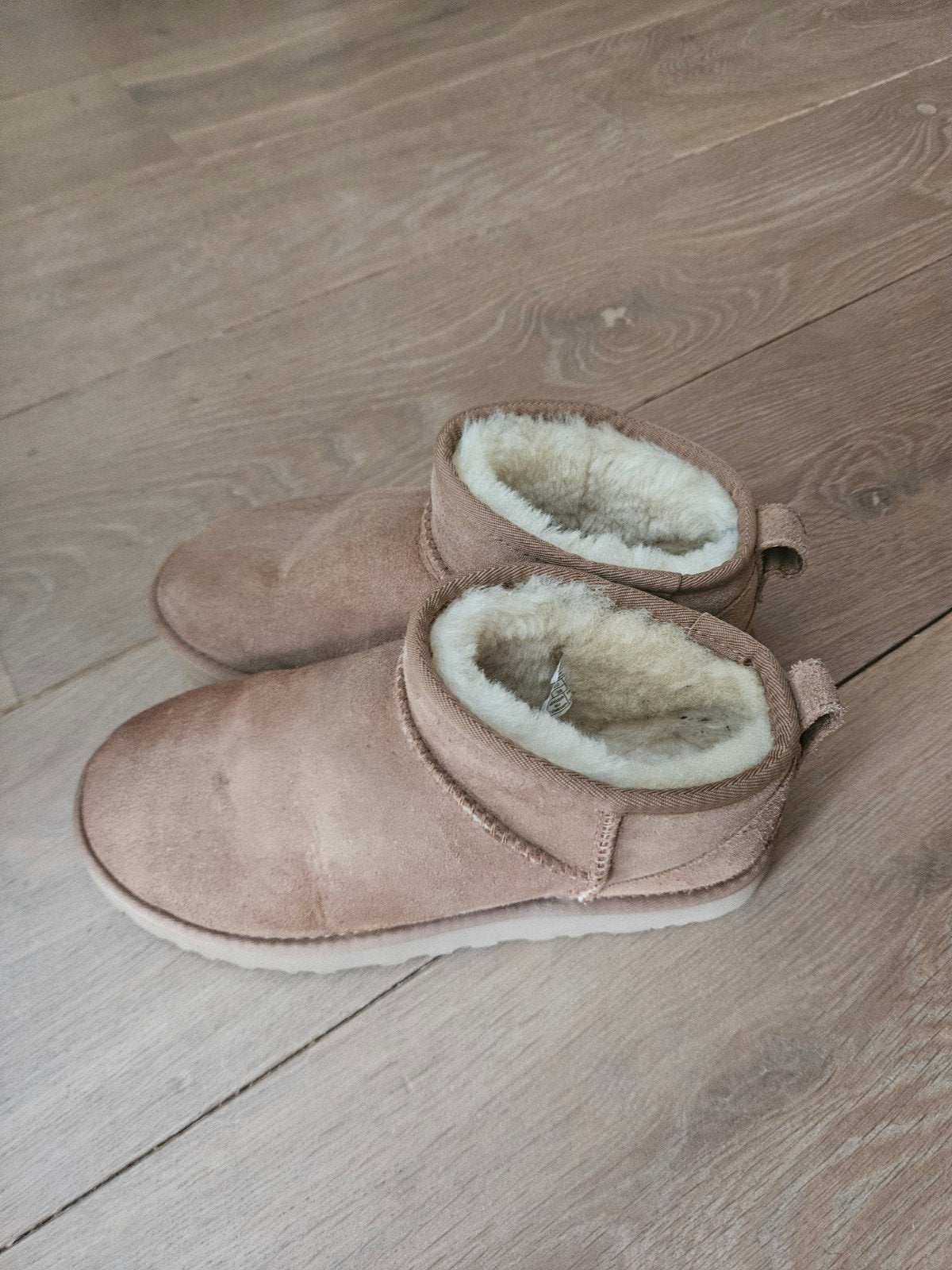 ugg, Kleding | Dames, UGG, Beige, Lage of Enkellaarzen, Ophalen of Verzenden