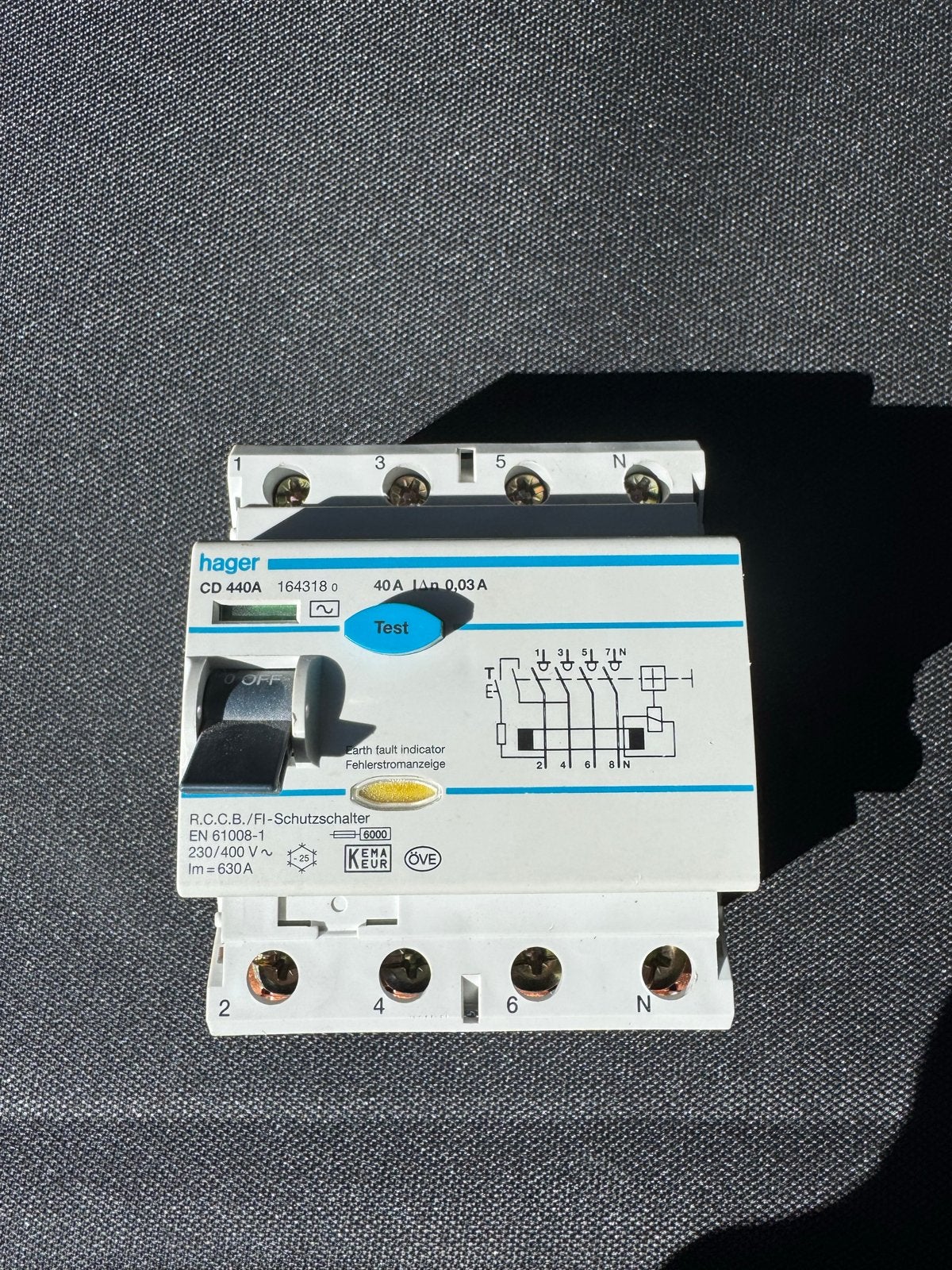 2stuks Hager CD 440A 4-polige aardlekschakelaar 40A 30mA AC, Ophalen of Verzenden, Gebruikt, Hager, Aardlekschakelaar