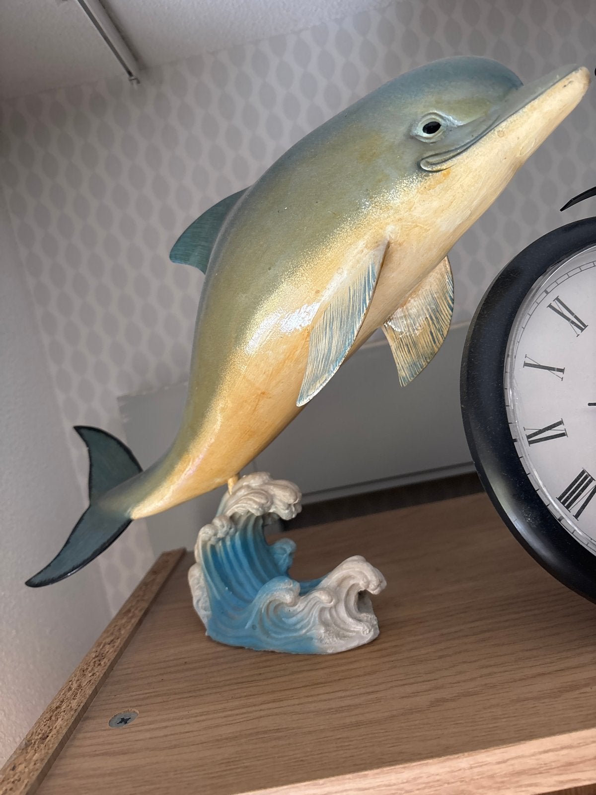 Decoratieve dolfijn op golf - Uniek beeldje, Ophalen, Gebruikt, Meerkleurig, Overige materialen