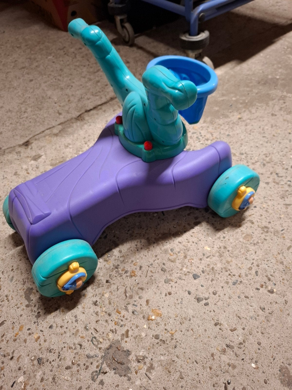 Disney Ioor Loopfiets Blauw/Paars met Poppentasje, Ophalen, Zo goed als nieuw, Loopfiets
