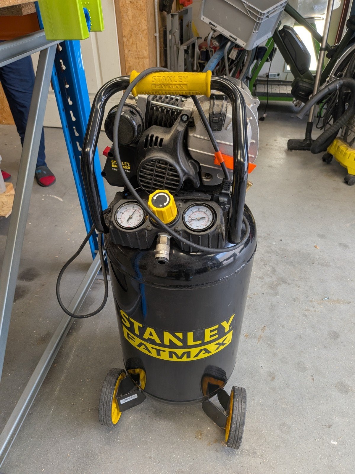 Stanley Fatmax Compressor 50L 10 bar met accessoires, Doe-het-zelf en Verbouw, Compressors, Ophalen, Gebruikt, 10 bar of meer