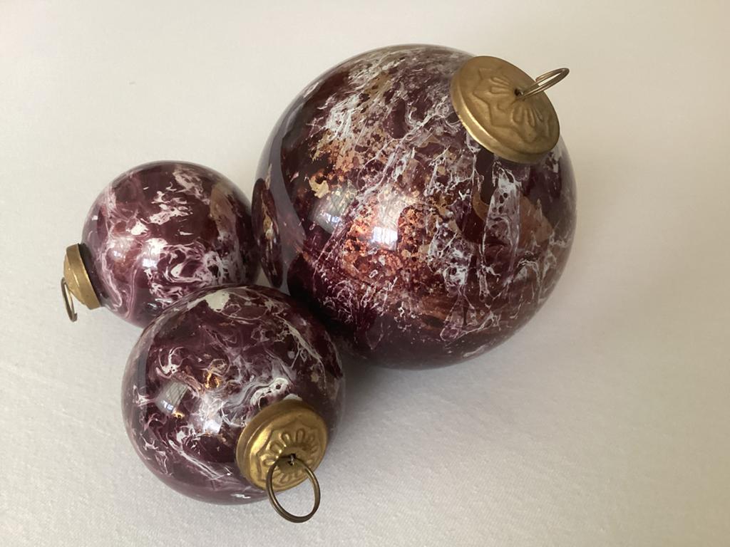 3 Glaskunst heksen bollen, gemêleerd Aubergine/goud/wit., Antiek en Kunst, Antiek | Glas en Kristal, Ophalen of Verzenden