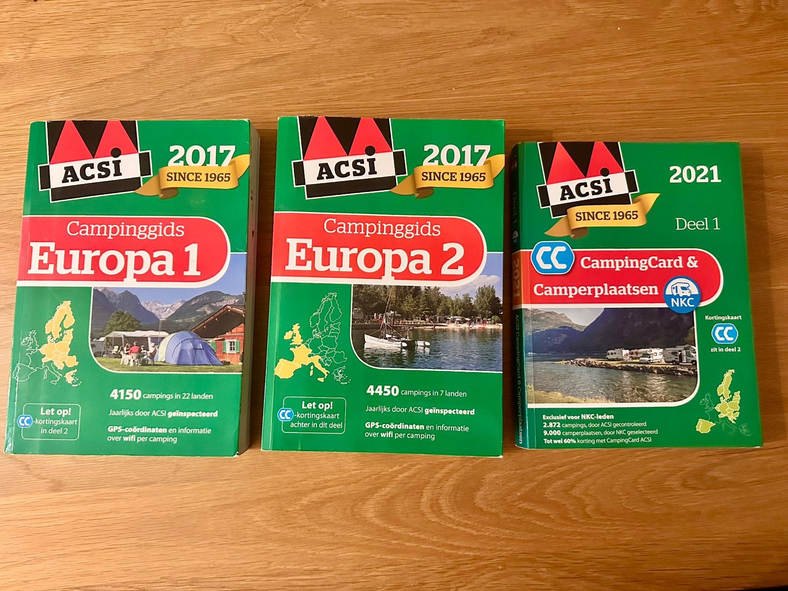 ACSI Campinggidsen Europa 1 & 2 + CampingCard & Camperplaats, Europa, Ophalen of Verzenden, Reisgids of -boek, Gelezen