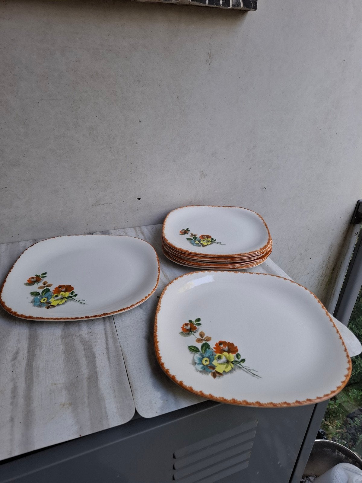 Set van 7 vintage vierkante borden met bloemmotief, Antiek en Kunst, Curiosa en Brocante, Ophalen of Verzenden