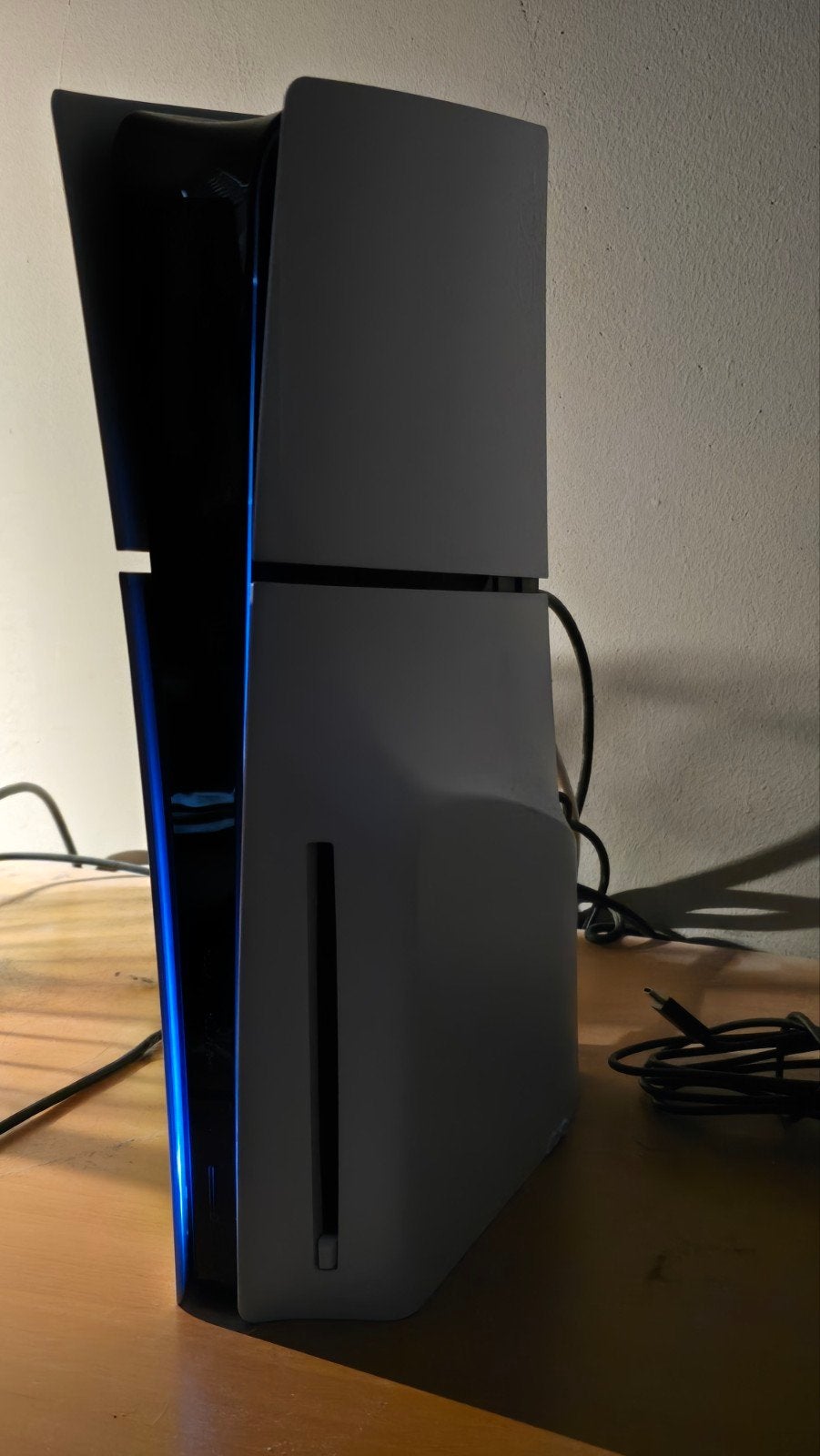 Sony PlayStation 5 Disc, lg monitor, 2 controllers en dok., 2 spelers, Ophalen, Zo goed als nieuw, Eén computer