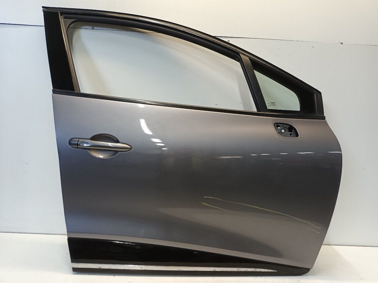 Portier rechts voor Renault Clio, Onderdelen@venauto.nl, Van der Ven Autorecycling B.V., Gebruikt, Ettenseweg 76, 4706 PB Roosendaal, The Netherlands
