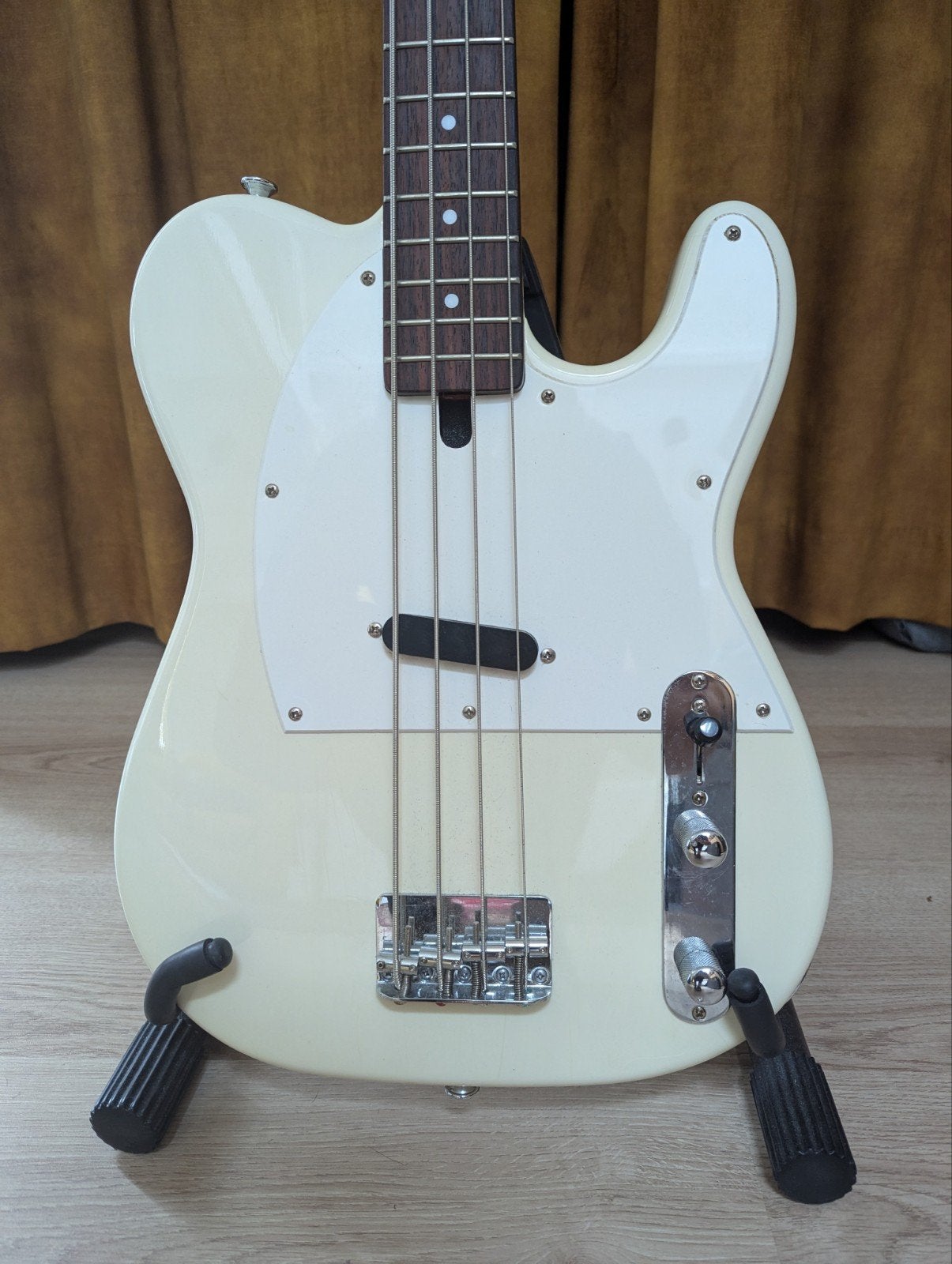 Maruszczyk Mr Tee "Telecaster" basgitaar - Medium Scale, Muziek en Instrumenten, Ophalen, Zo goed als nieuw, Elektrisch