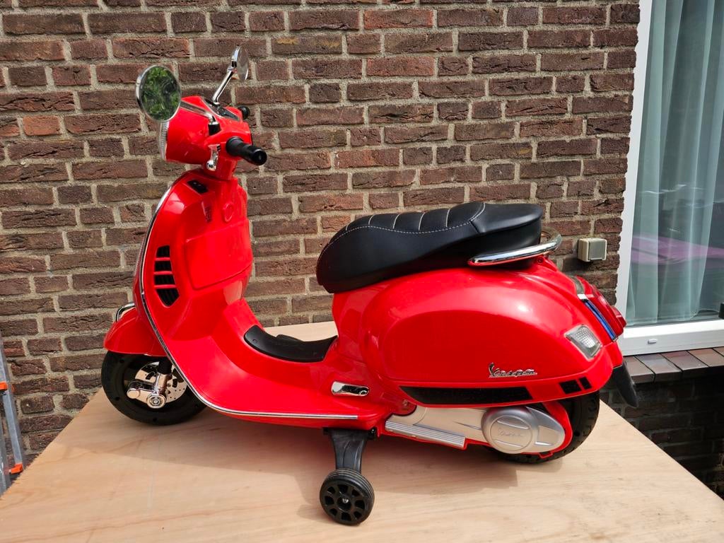 Vespa Kinderscooter 12V - Rood met LED en zijwielen, Ophalen, Nieuw