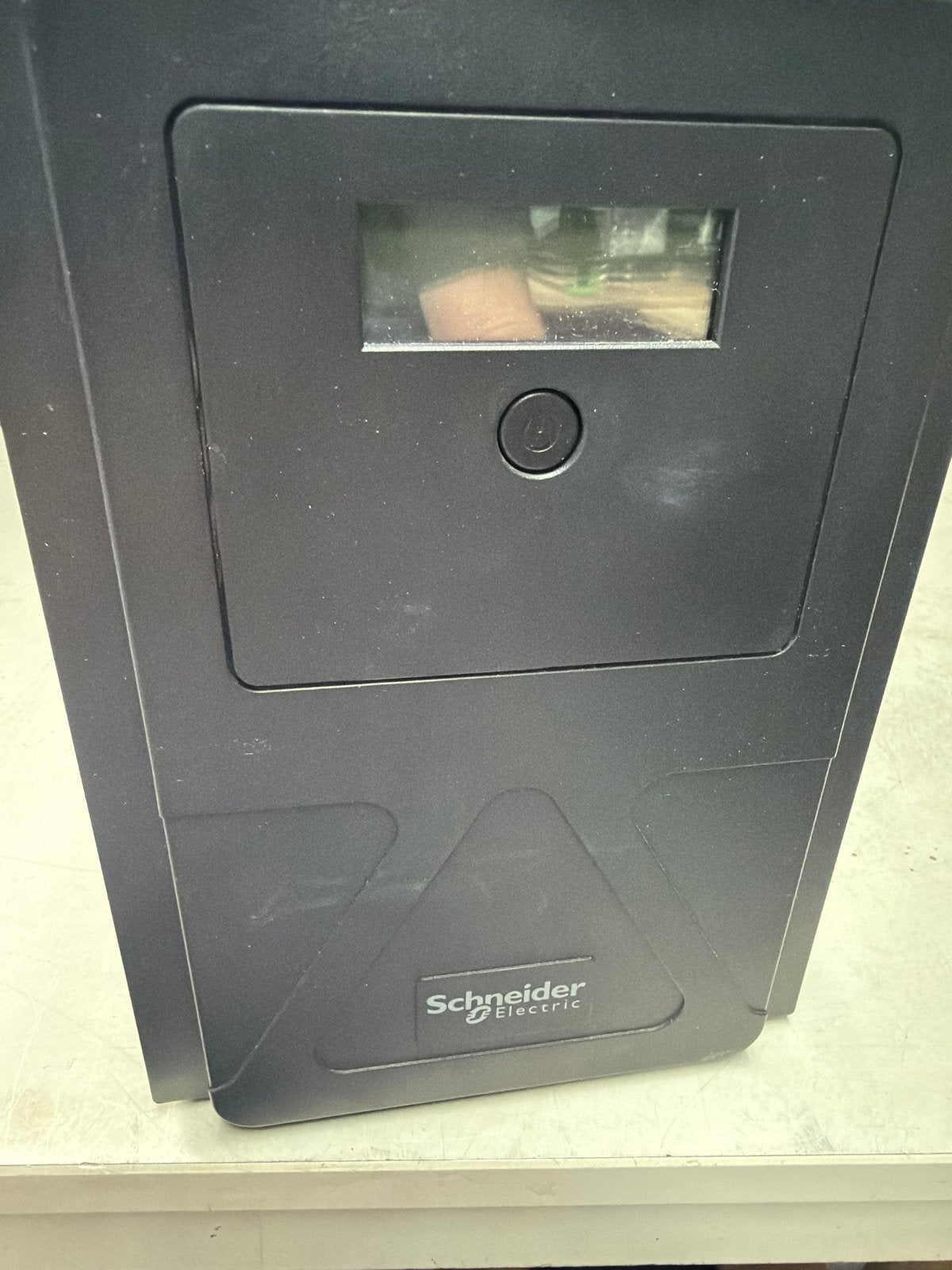 Schneider Electric UPS SMVS1500CAI 1500VA/1050W, Ophalen, Gebruikt
