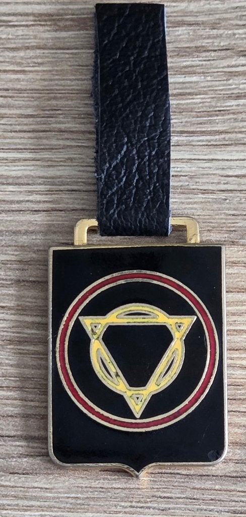Aangeboden 24 verschillende borstzakhangers nr's 25-48, Verzamelen, Ophalen of Verzenden, Landmacht, Nederland, Embleem of Badge