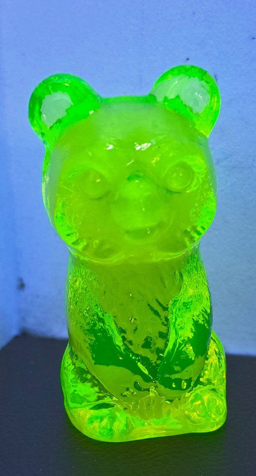 Uniek Uranium Glas Beertje - Lichtgevend Kunstwerk, Ophalen of Verzenden