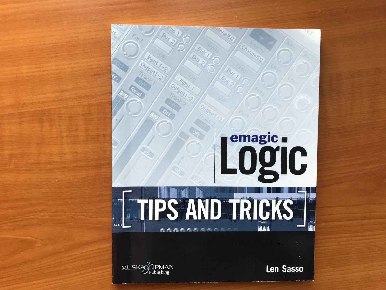 Emagic Logic Tips & Tricks en Wizzoo Guide Logic Audio, Ophalen of Verzenden, Zo goed als nieuw, Instrument