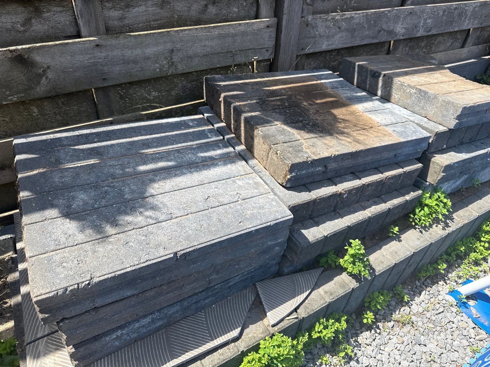 GRATIS: 10 betonnen borderranden 50x50x8 cm, Tuin en Terras, Ophalen, Gebruikt, Beton, Minder dan 100 cm