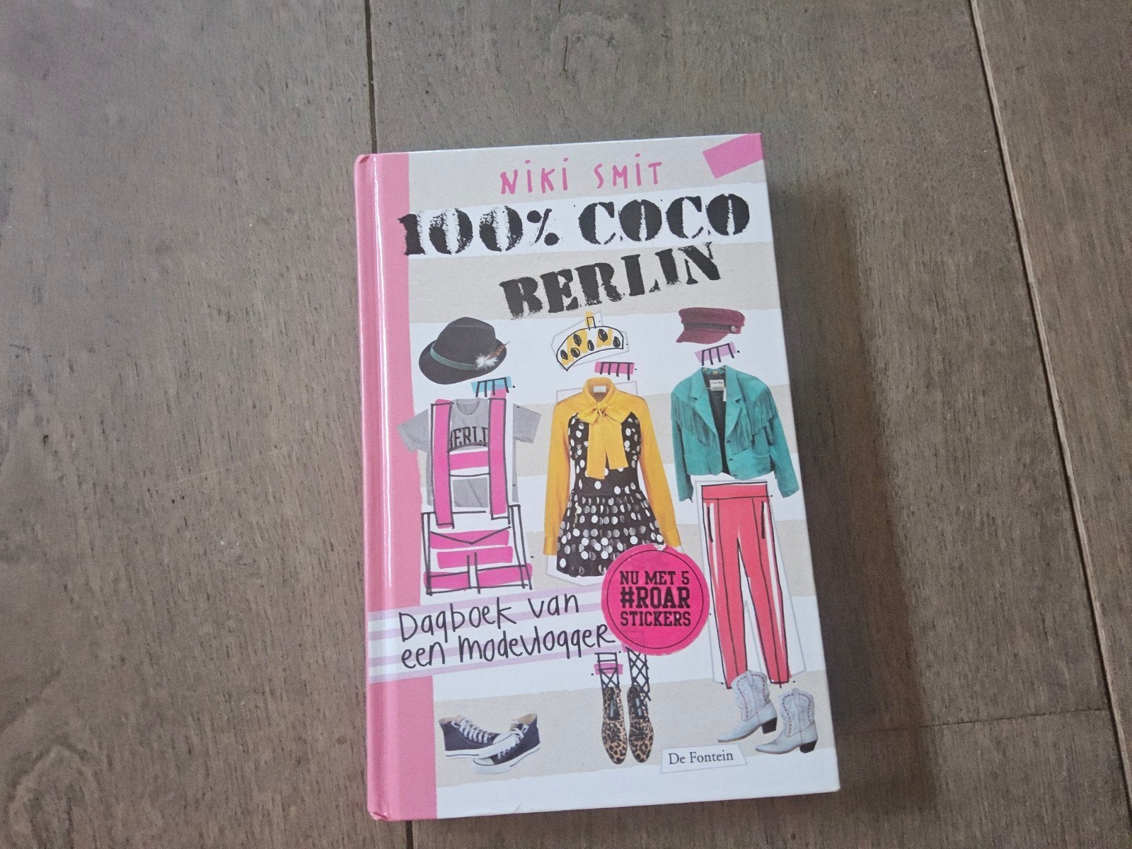 100% Coco Berlin - Dagboek van een modevlogger + 5 stickers, Ophalen of Verzenden, Zo goed als nieuw, Niki Smit, Fictie