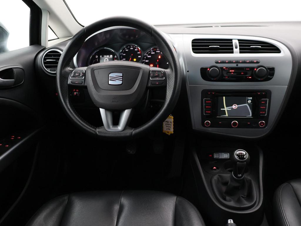 SEAT Leon 1.2 TSI 105 PK + TREKHAAK | NAVIGATIE | LEDER INTE, Voorwielaandrijving, Euro 5, Stof, Gebruikt