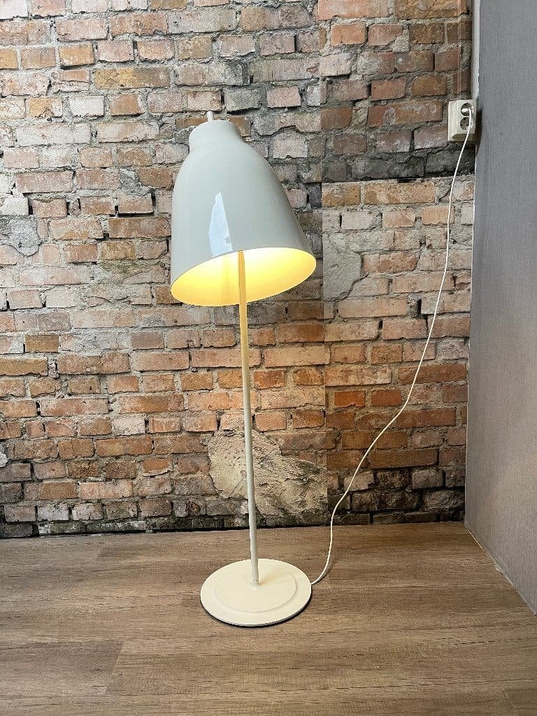 Fritz Hansen Caravaggio Vloerlamp – Wit | Cecilie Manz, Ophalen, 100 tot 150 cm, Design, E27 (groot)