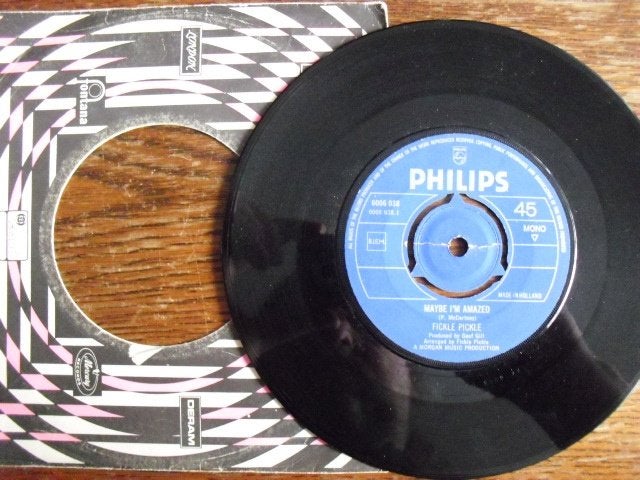 - Fickle Pickle - Maybe I`m Amazed - vinyl single, Gebruikt, 7 inch, Inclusief binnenhoes, Ophalen of Verzenden
