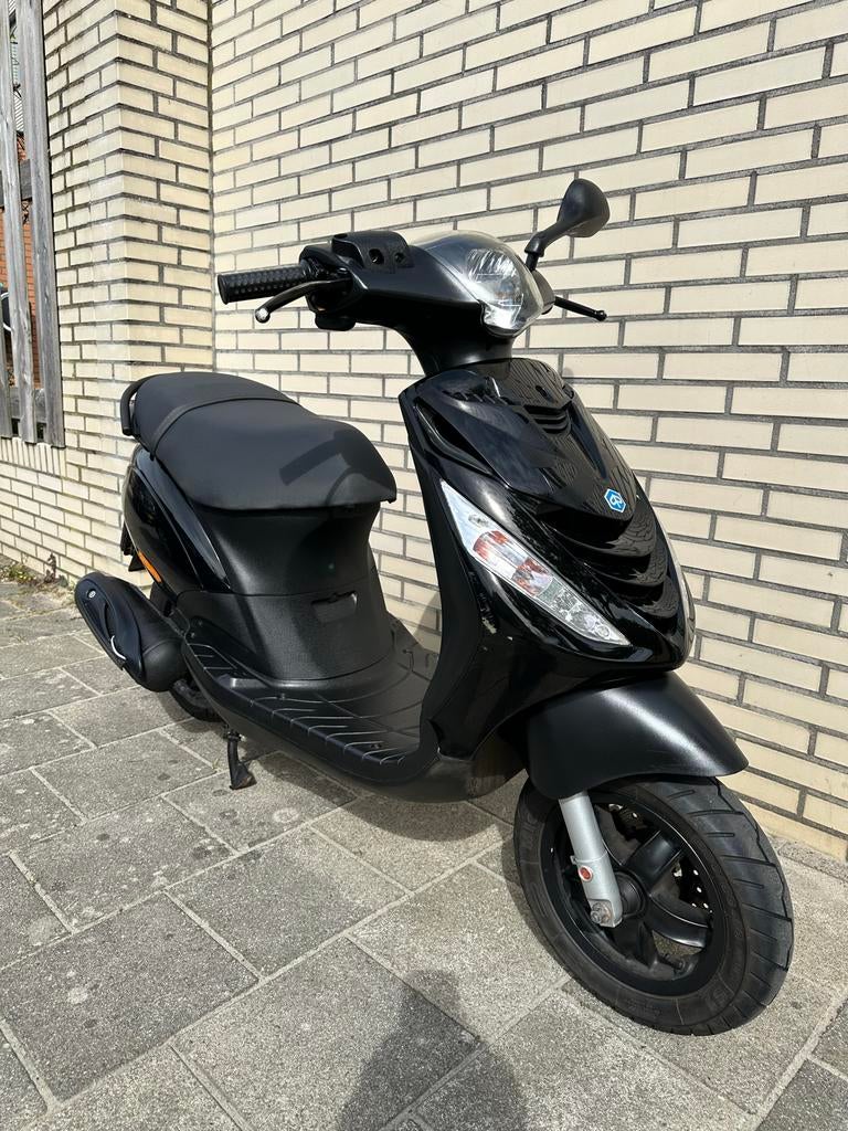 Piaggio Zip Scooter - Zwart, uit 2017, Maximaal 45 km/u, Zip, Ophalen of Verzenden, Zo goed als nieuw