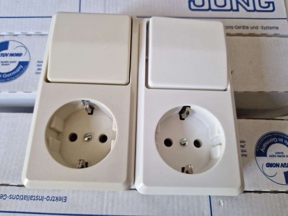 JUNG Schakelaar/Stopcontact Combinatie met Afdekraam, Ophalen of Verzenden, Nieuw, Jung, Schakelaar