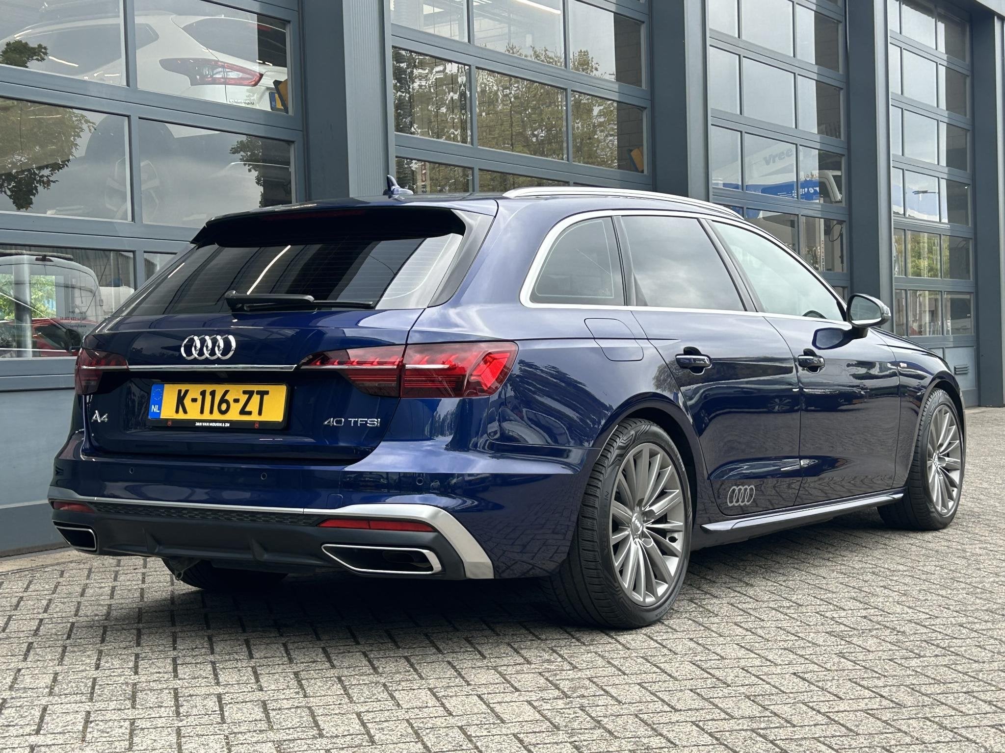 Audi A4 Avant 40 TFSI Launch edition Sport | Panoramadak | S, Auto's, Gebruikt, 1984 cc, Blauw, A4