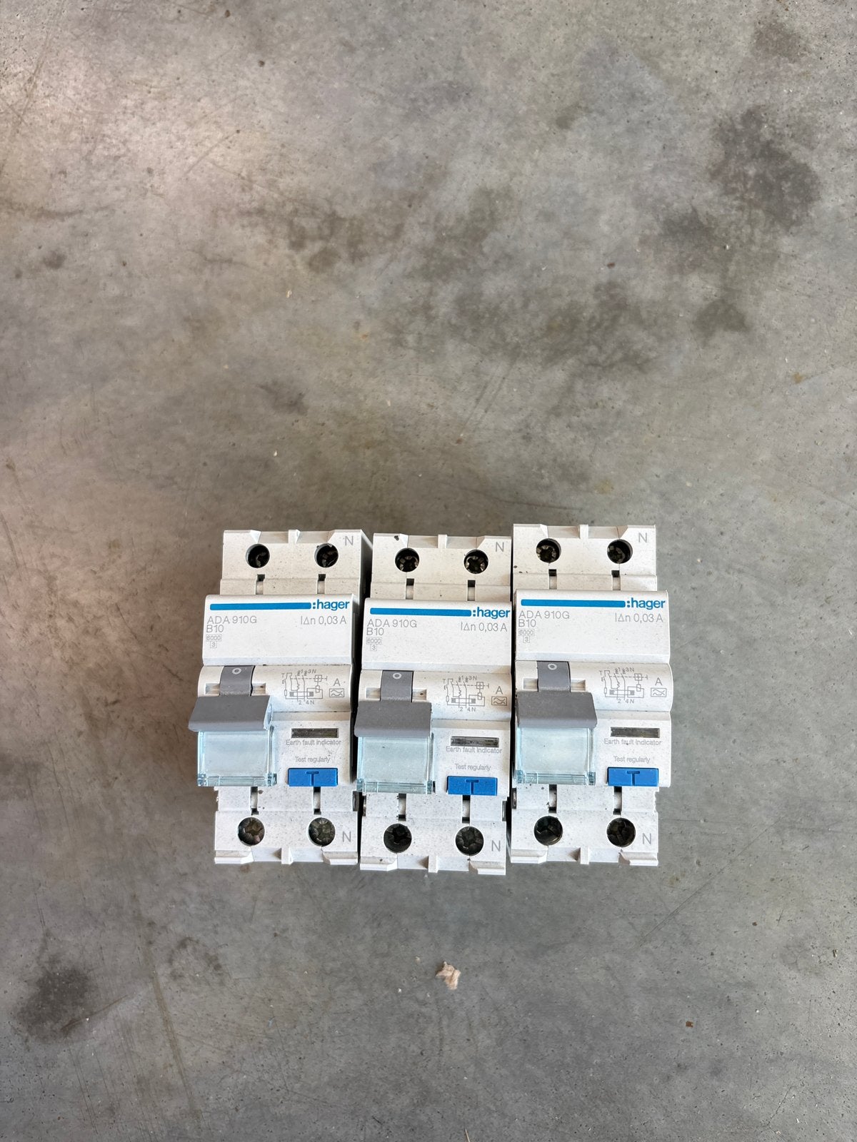 Hager ADA 910G Aardlekautomaat B10 0,03A (3 stuks), Ophalen of Verzenden, Gebruikt, Hager, Aardlekautomaat