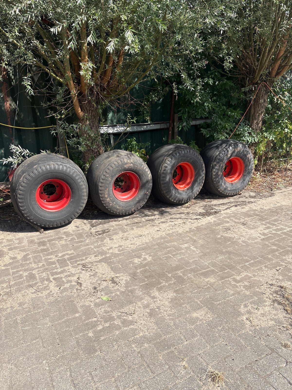 Set van 4 landbouwbanden met velgen 500/55-15.5, Ophalen