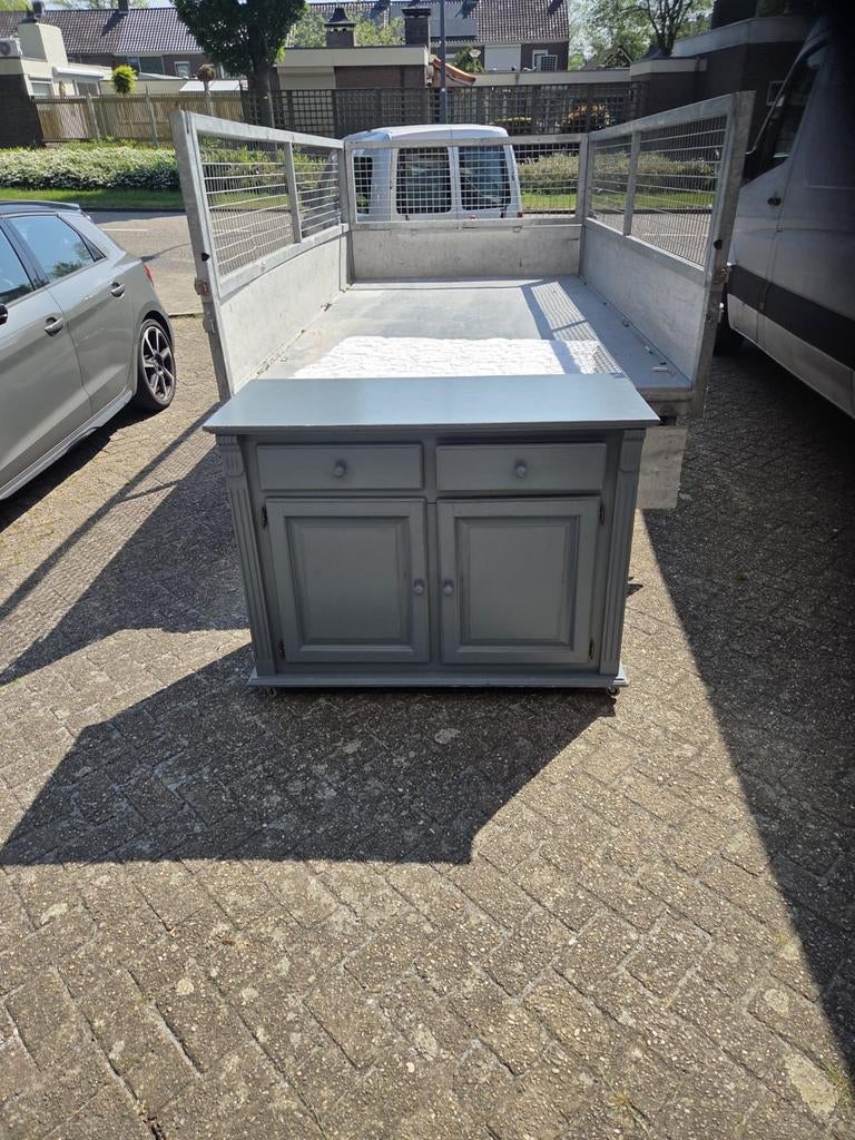 Oude commode/ tv kastje., Ophalen