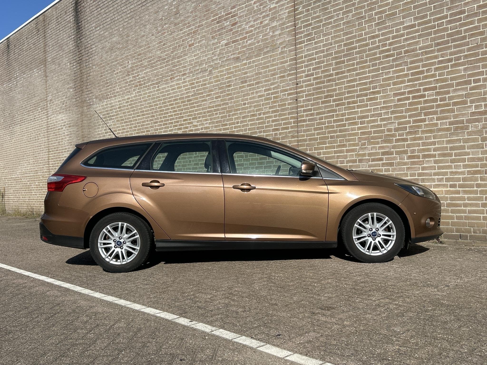 Foto 7 van Ford Focus Wagon 1.0 EcoBoost Titanium | Climate | Cruise |