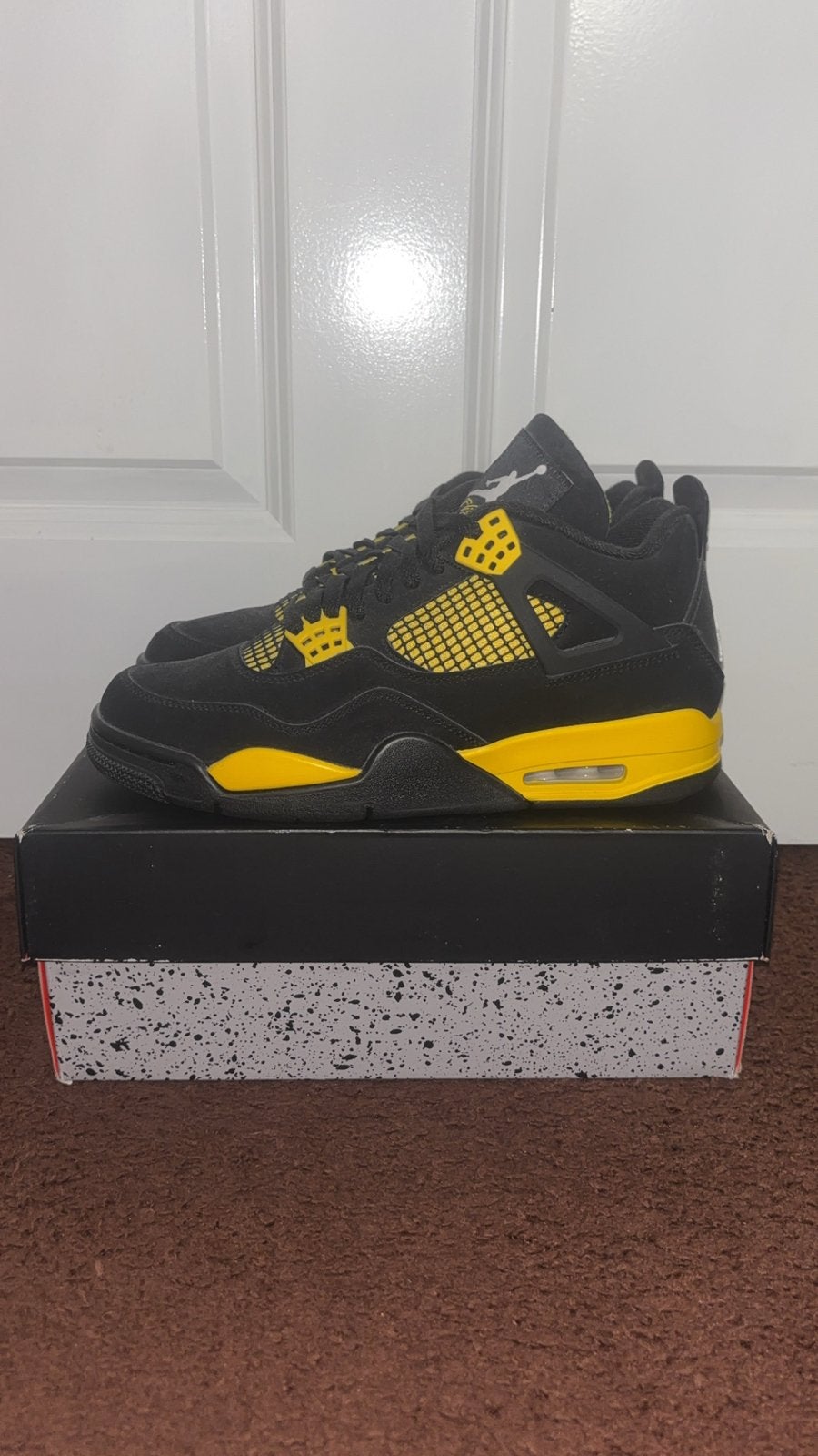 Nieuwe Jordan 4 Retro 'Thunder' (2023) - Maat 43, Ophalen of Verzenden, Nieuw, Overige kleuren, Sneakers of Gympen
