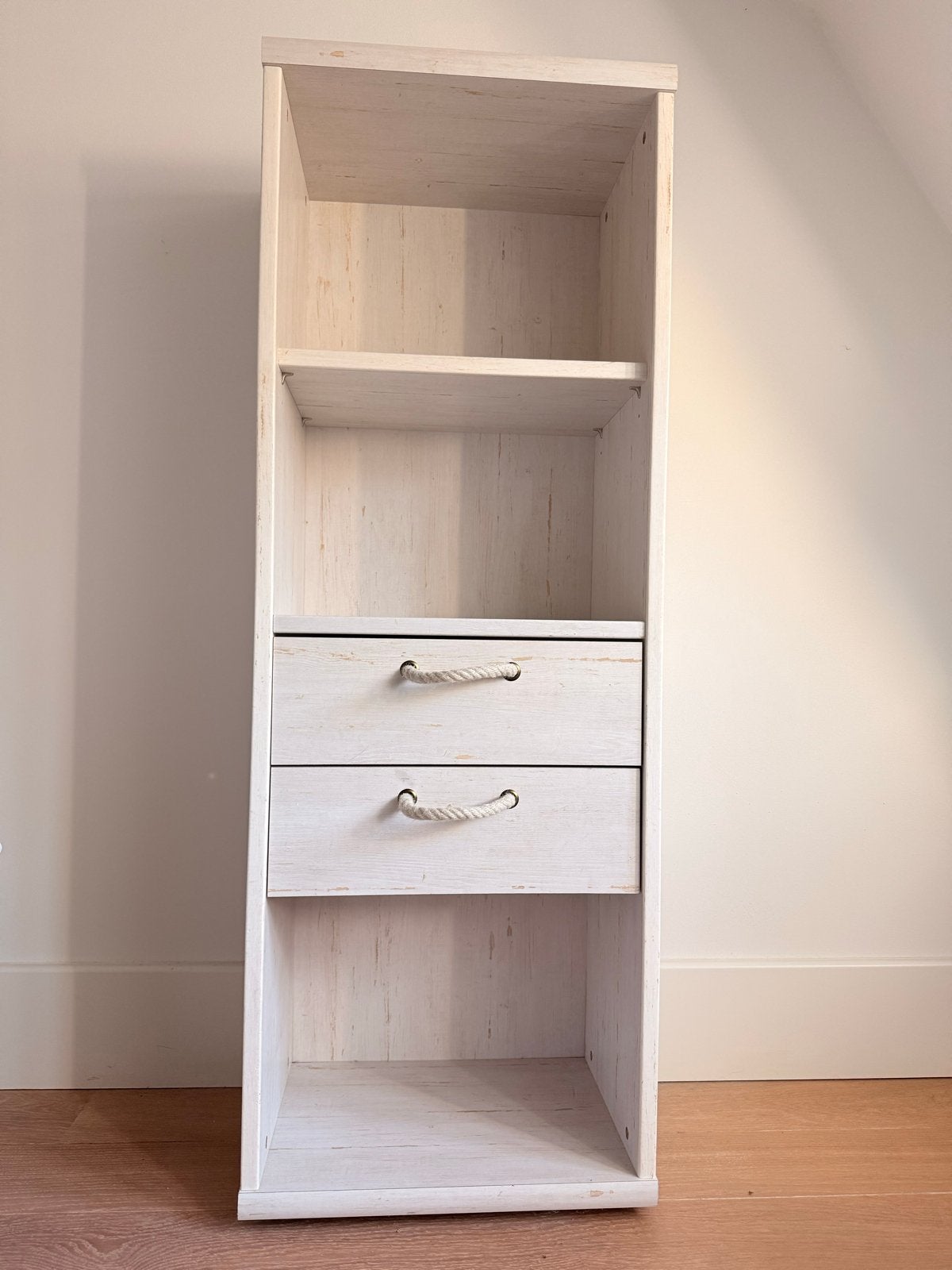 Witte houten (boeken) kast, Ophalen, 50 tot 100 cm, Zo goed als nieuw, Met lade(s)