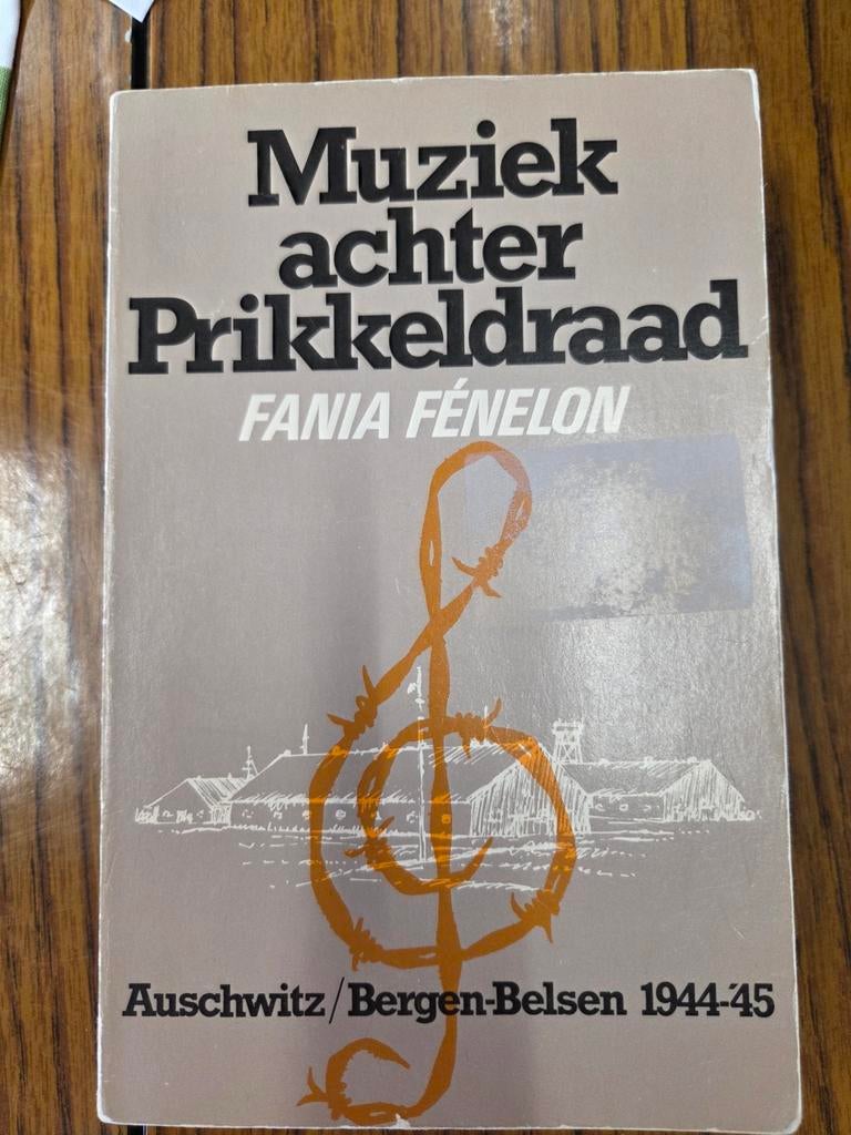 Muziek achter prikkeldraad - Fania Fénelon, Boeken, Ophalen of Verzenden, Tweede Wereldoorlog, Gelezen, Overige onderwerpen