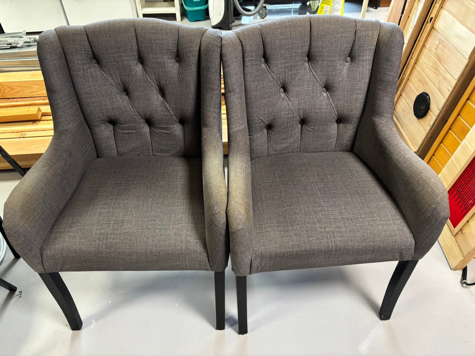 Te koop: 2 super leuke (eethoek) stoelen, Ophalen, Gebruikt, Vier, Engels