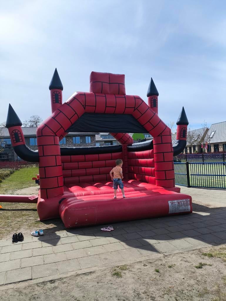 Springkussen kasteel 4x4,5m met 2 blowers, Ophalen