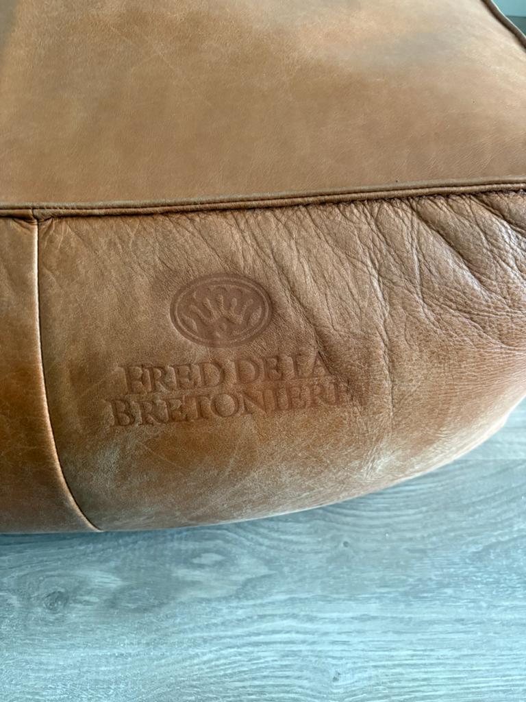 2x Leren poef van Fred de la Bretoniere, Ophalen, Gebruikt, Rond, Leer