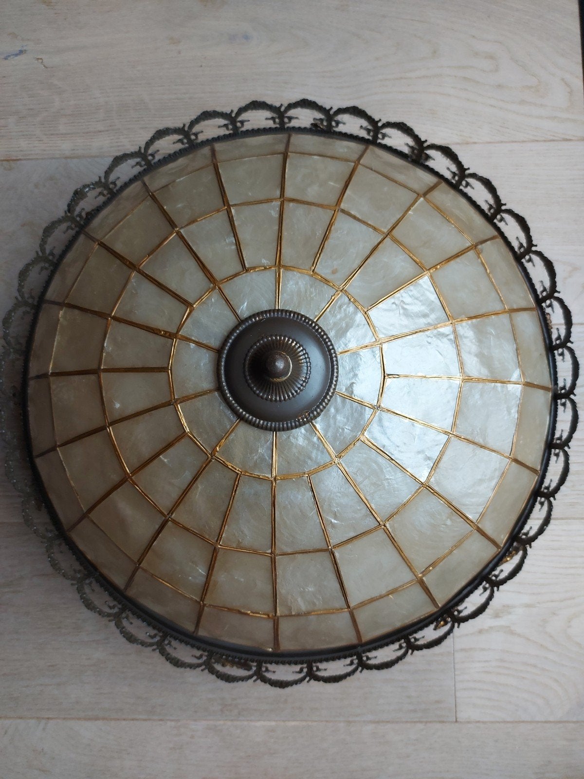 Art Deco Plafondlamp met Schelpen en Bronzen Rand, Jaren '30, Ophalen