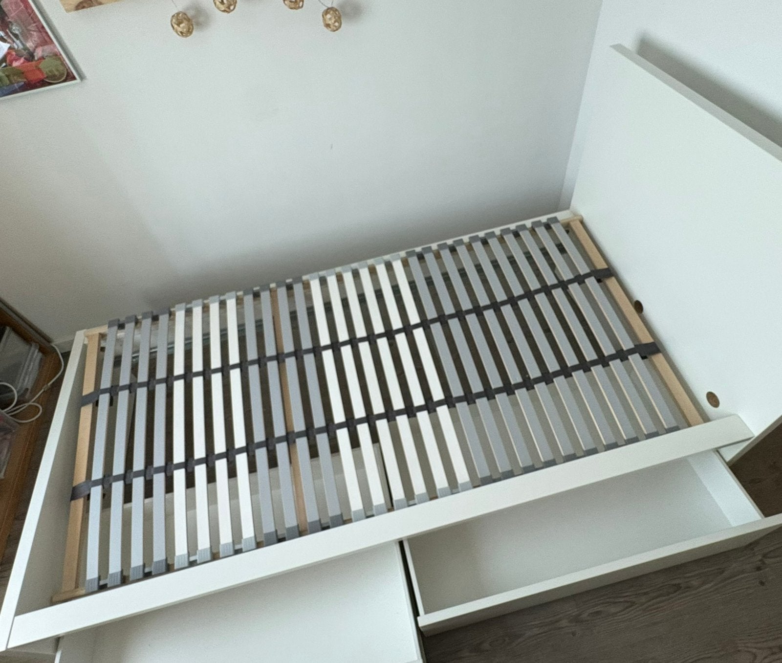 IKEA MALM 1-persoonsbed met 2 lades, Huis en Inrichting, Slaapkamer | Bedden, Ophalen, 90 cm, Eenpersoons, Wit