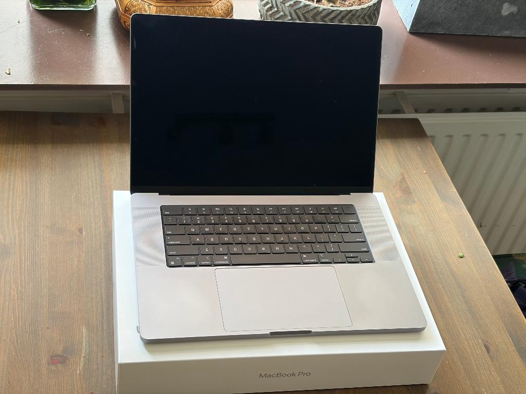 Apple Macbook pro max 1TB 32gb zgan, 1 TB of meer, Ophalen of Verzenden, Zo goed als nieuw, 16 inch