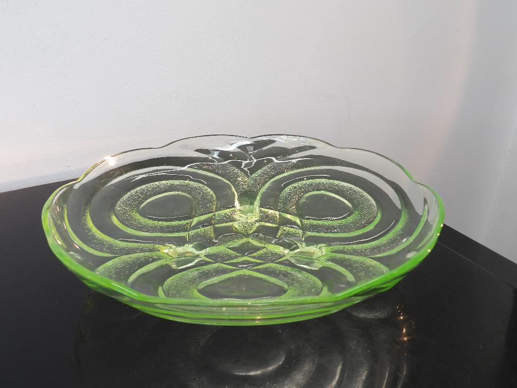 Art Deco Walther Uranium Glas Schaal, Antiek en Kunst, Antiek | Glas en Kristal, Ophalen of Verzenden